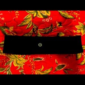 Lululemon black headband